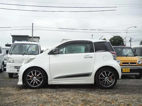 Toyota iQ