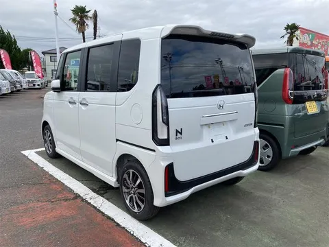 Honda N-BOX Custom