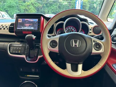 Honda N-BOX Slash