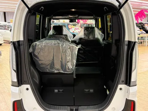 Honda N-BOX Custom