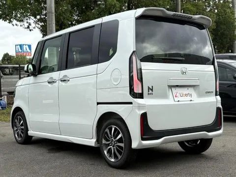 Honda N-BOX Custom