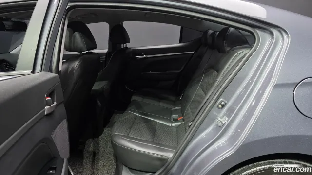 Hyundai Elantra (Avante)