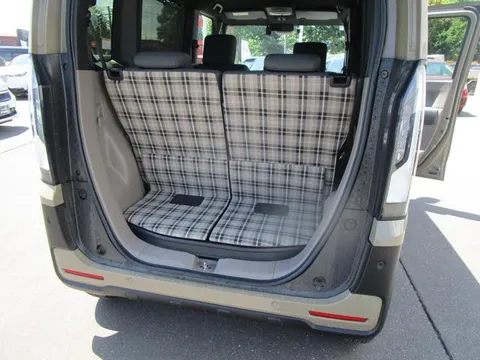 Honda N-BOX Joy