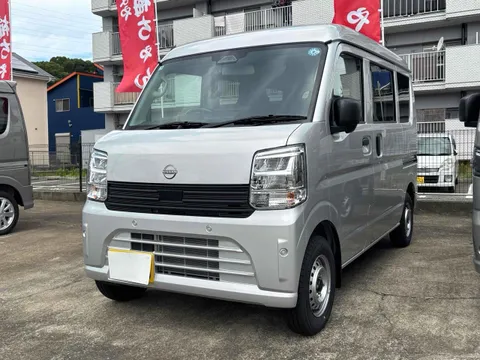 Nissan Clipper Van