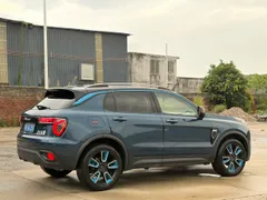 Lynk & Co 01