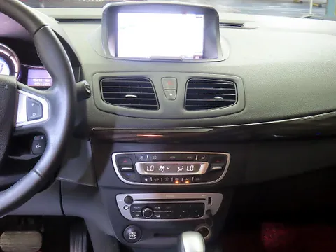 Renault SM3