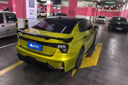Lynk & Co 03