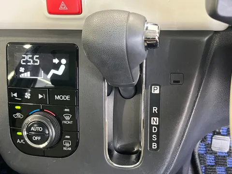 Daihatsu Mira Tocot