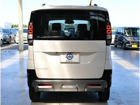 Mitsubishi Delica Mini