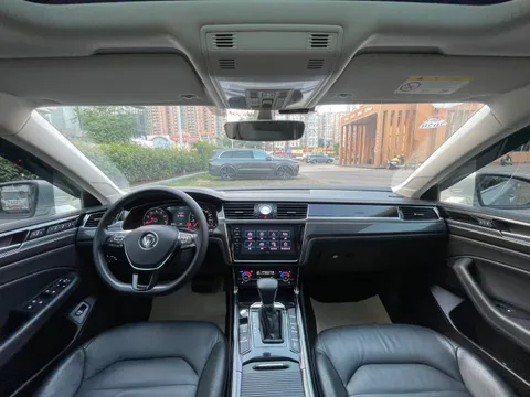 Volkswagen Phideon