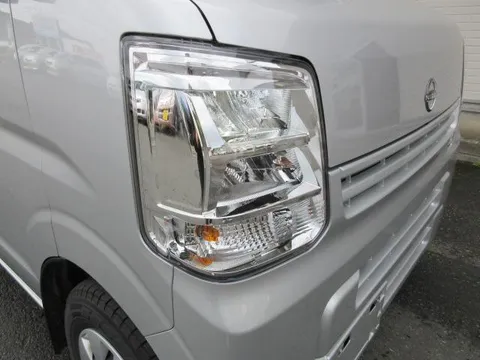 Nissan Clipper Van