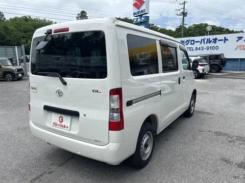 Toyota TownAce Van