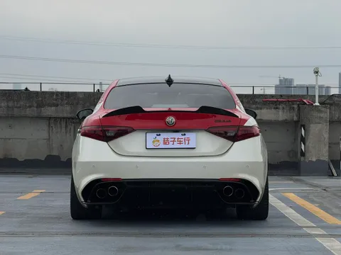 Alfa Romeo Giulia