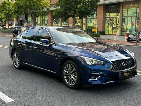 Infiniti Q50L