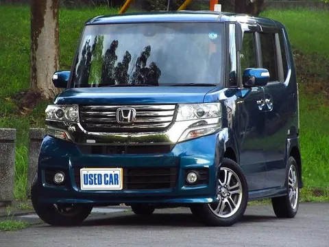 Honda N-BOX Custom