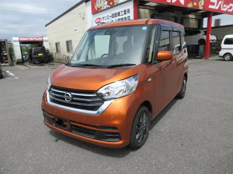 Nissan Dayz Roox