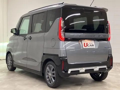 Mitsubishi Delica Mini
