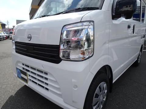 Nissan Clipper Van