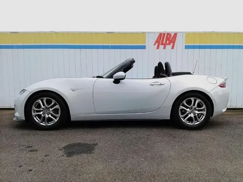 Mazda MX-5 (Roadster)