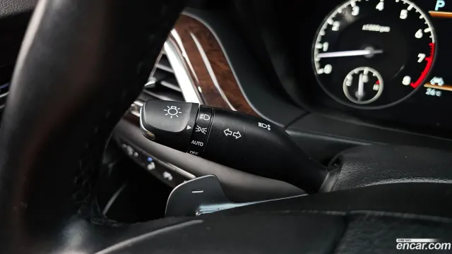Genesis G90 (EQ900)