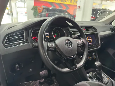 Volkswagen Tiguan L