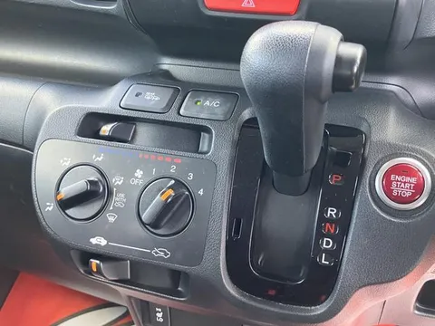 Honda N-BOX Plus