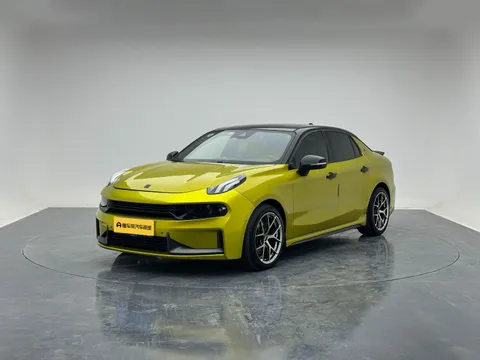 Lynk & Co 03