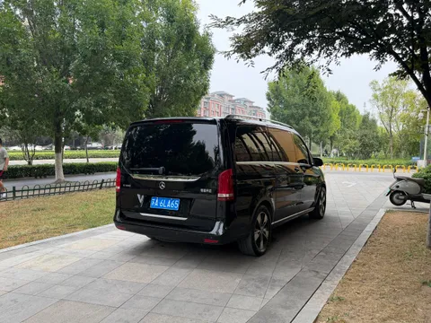 Mercedes-Benz V-Class