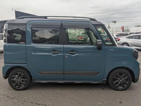 Suzuki Spacia Gear