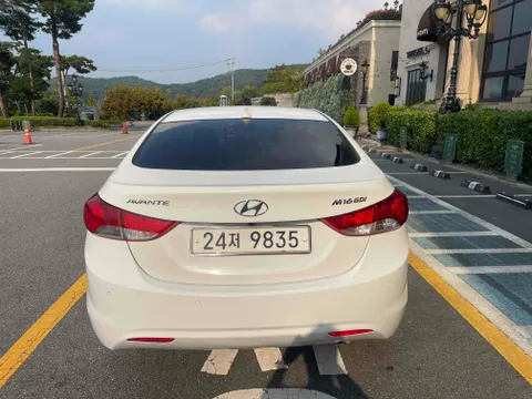 Hyundai Elantra (Avante)