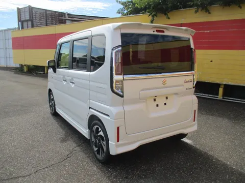 Suzuki Spacia Custom