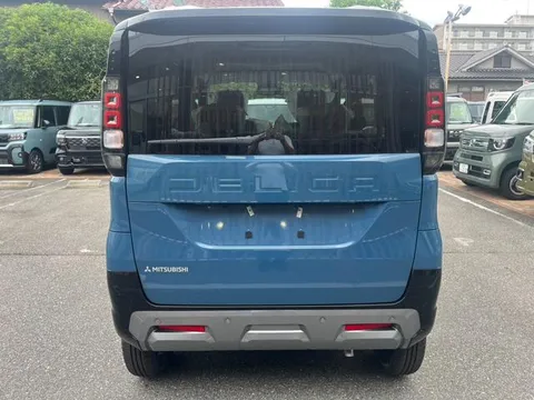 Mitsubishi Delica Mini