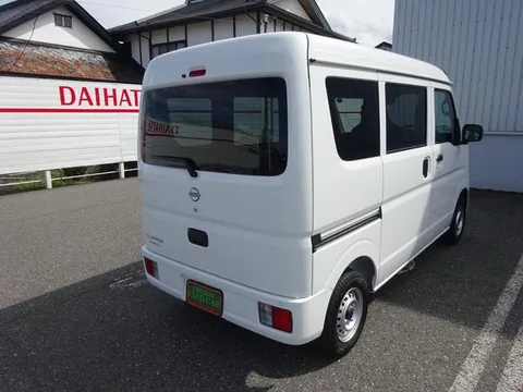 Nissan Clipper Van