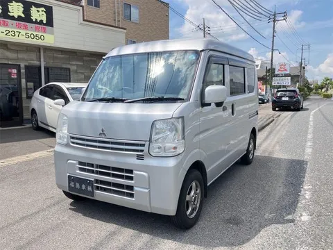 Mitsubishi Minicab Van