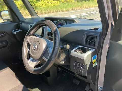 Toyota Pixis Mega