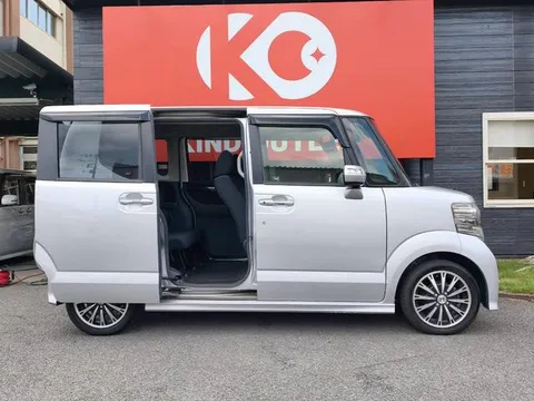 Honda N-BOX Custom