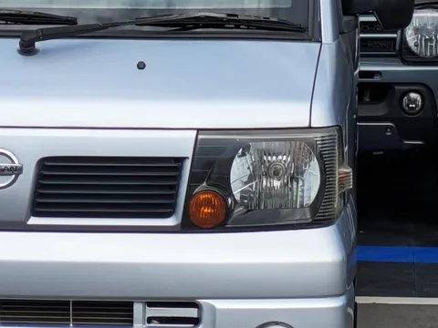 Nissan Clipper Van