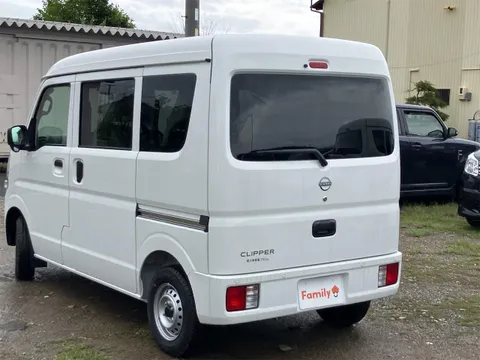 Nissan Clipper Van