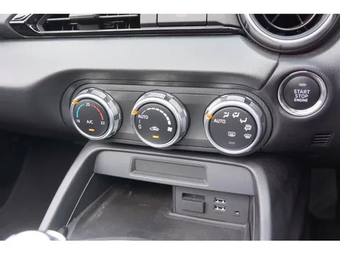 Mazda MX-5 (Roadster)