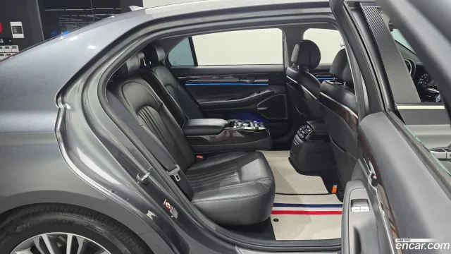 Genesis G90 (EQ900)
