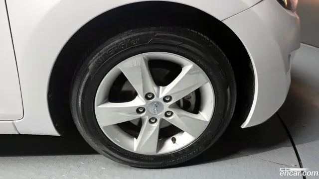 Hyundai Elantra (Avante)