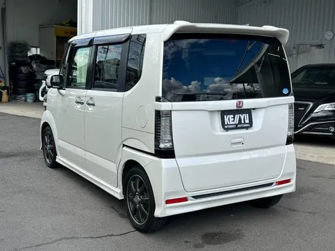 Honda N-BOX Custom