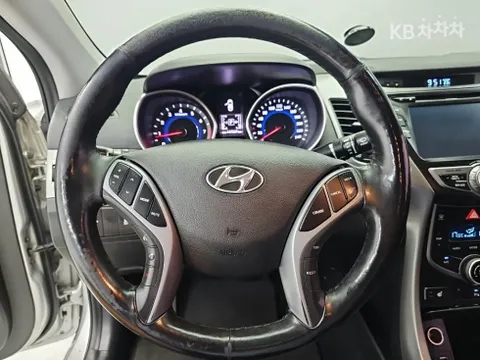 Hyundai Elantra (Avante)