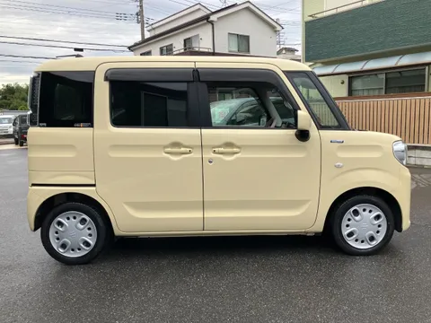 Suzuki Spacia