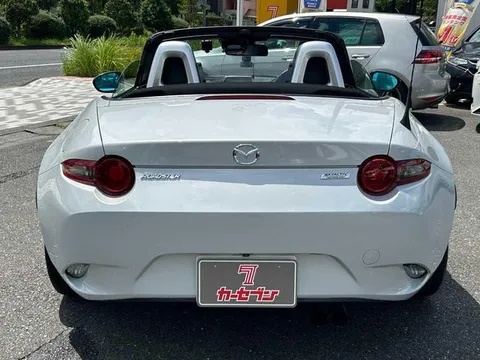 Mazda MX-5 (Roadster)