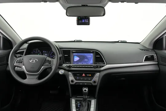 Hyundai Elantra (Avante)