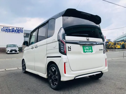 Honda N-BOX Custom