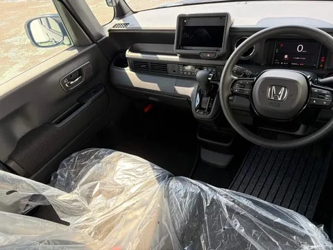 Honda N-BOX Custom