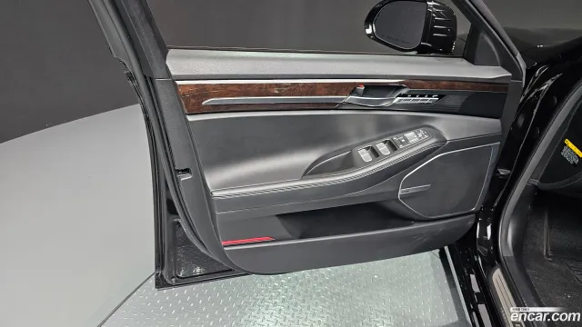 Genesis G90 (EQ900)