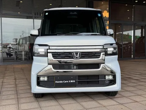 Honda N-BOX Custom